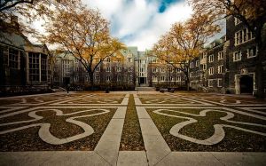 800px-Trinity_college_toronto_quad